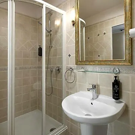 Royal By Wow Homes فندق