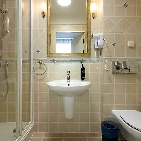 Royal By Wow Homes فندق 3*