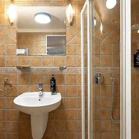 Royal By Wow Homes فندق 3*